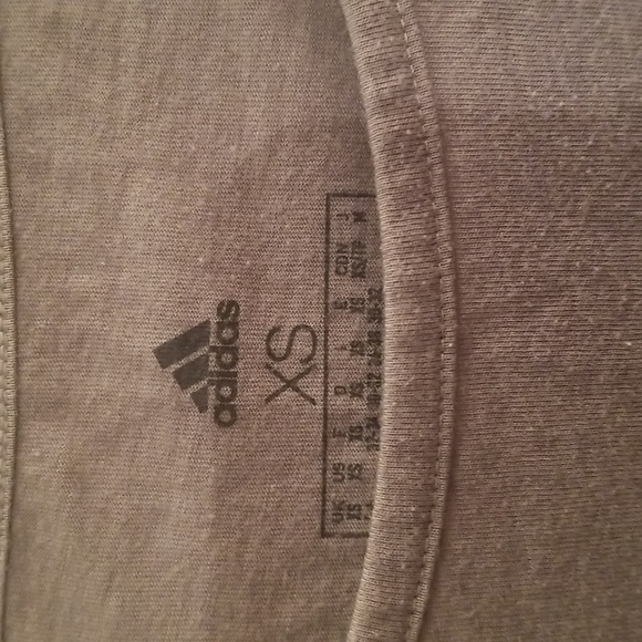 Adidas tshirt - Picture 3 of 5